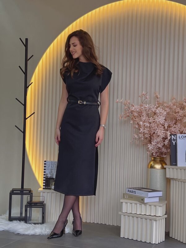 Haljina crna sa kaišem elegantna VIG118662